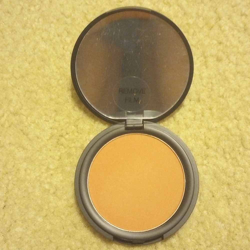 Blush - Picture 3 of 3